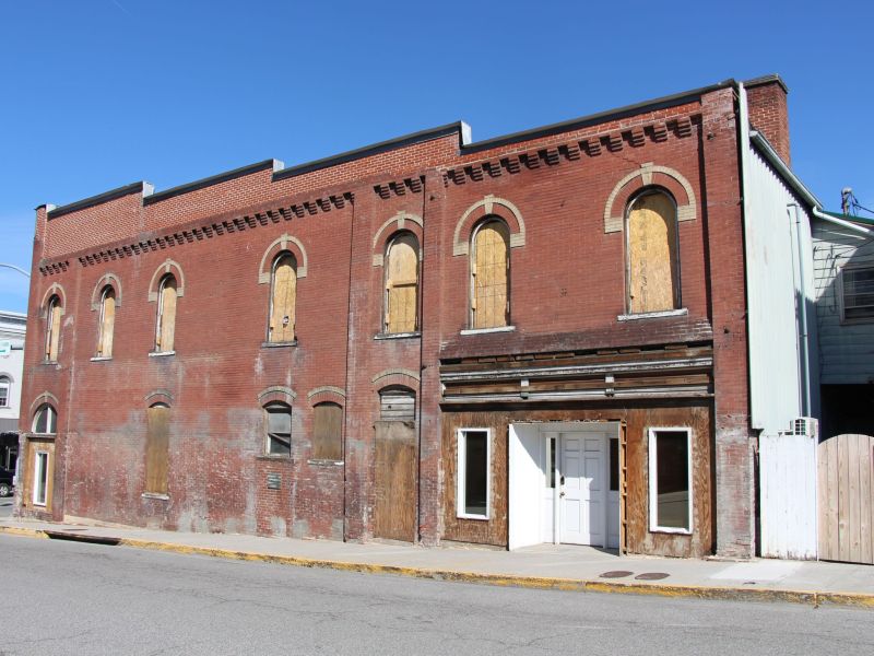 Radford Family Dentist // 1151 E Main St